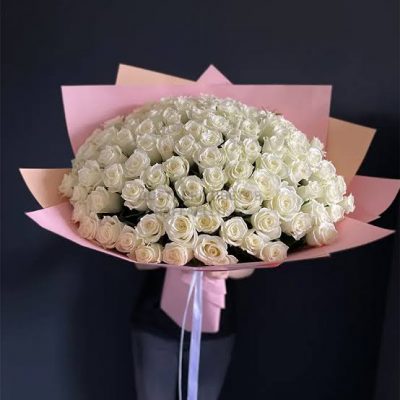 Прекрасный букет из 101 белой розы
